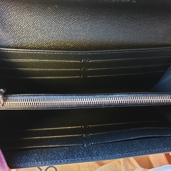 Louis vuitton Twist wallet. - Picture 2 of 8